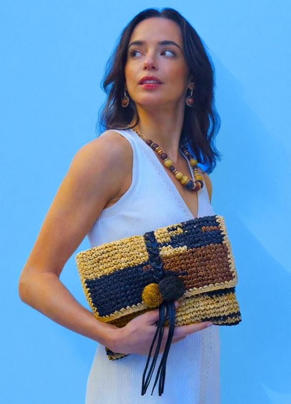 Woven clutch