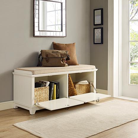 Entry way bench. How to decorate or style your entry way. 