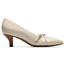 Clarks Collection Kepley Star Leather Pump