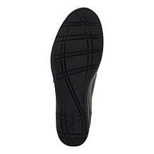 Clarks Suttyn Zip Bootie