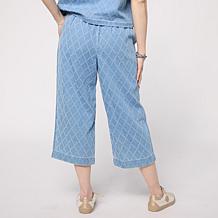 G by Giuliana Diamond-Quilted Textured Pull-On Denim Capri Pant