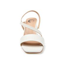 Journee Collection Women's Wide Width Lirryc Pump