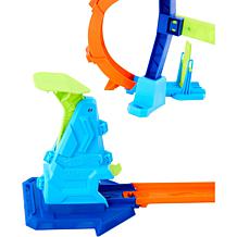 Mattel Hot Wheels Action Corkscrew Jump Champion