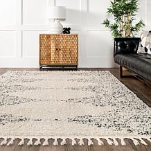nuLOOM Bria Moroccan Shag Tasseled 7' 10" x 10' Area Rug