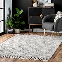 nuLOOM Hand Woven Tabatha Tassel Area Rug 4' x 6' Cream