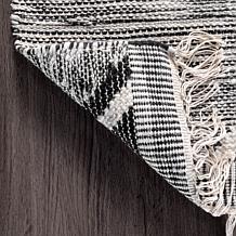 nuLOOM Savannah Moroccan Tasseled Wool Area Rug - 4' x 6' - Black