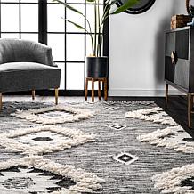 nuLOOM Savannah Moroccan Tasseled Wool Area Rug - 6' x 9' - Black