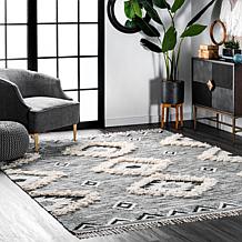 nuLOOM Savannah Moroccan Tasseled Wool Area Rug - 6' x 9' - Black