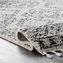 nuLOOM Vasiliki Moroccan Shag Tasseled 7' 10" x 10' Area Rug