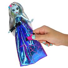 Tara Toy: Monster High Fangtastic Fashion Designer