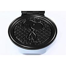 Uncanny Brands Peanuts Snoopy Waffle Maker