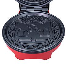 Uncanny Brands Pokémon Bulbasaur Waffle Maker