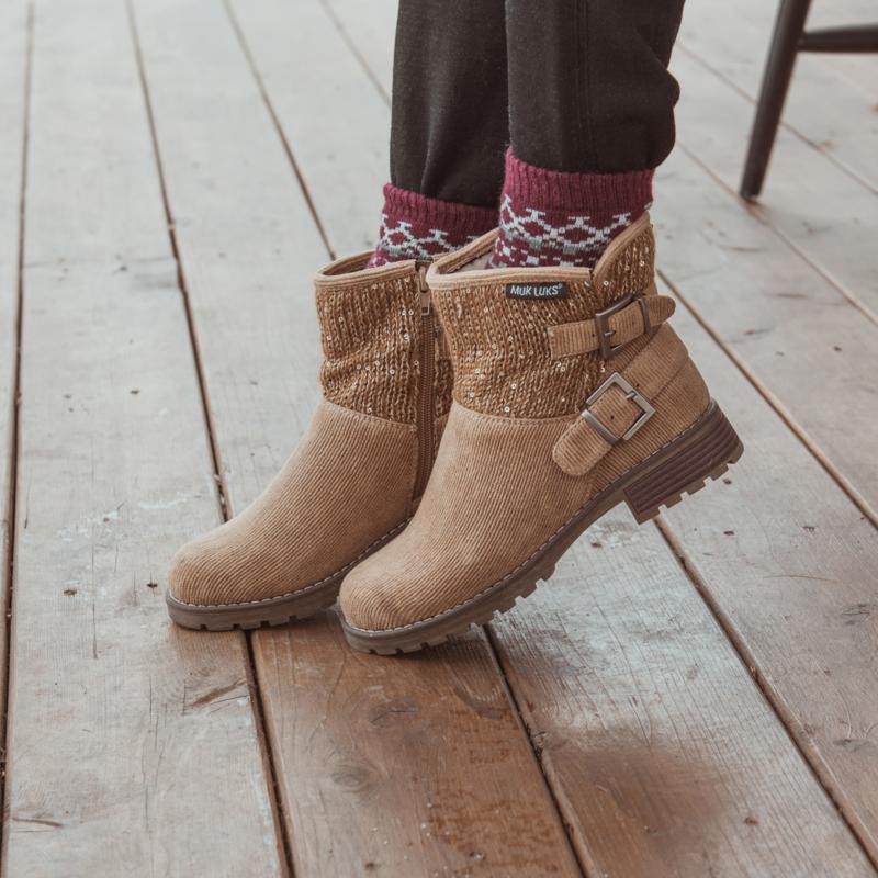 round toe suede boots