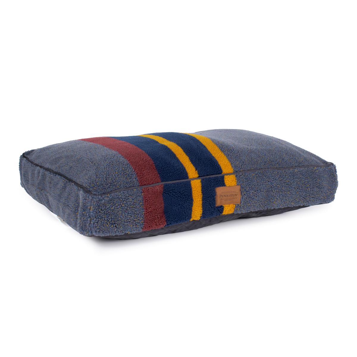 Pendleton yakima camp pet bed clearance