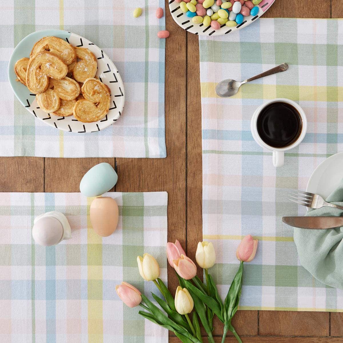 https://i04.hsncdn.com/is/image/HomeShoppingNetwork/rocs1200/design-imports-set-of-6-sweet-spring-plaid-placemats-d-2022112112223127~20807633w_alt3.jpg