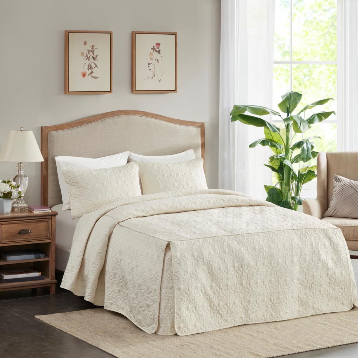 Madison Park 2024 Quebec 3-Piece Reversible King Bedspread Set in Ivory