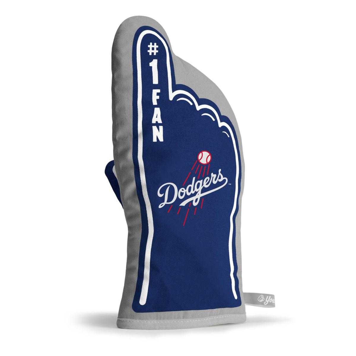 https://i04.hsncdn.com/is/image/HomeShoppingNetwork/rocs1200/officially-licensed-mlb-1-oven-mitt-los-angeles-dodgers-d-20190312102056437~9013301w_alt1.jpg