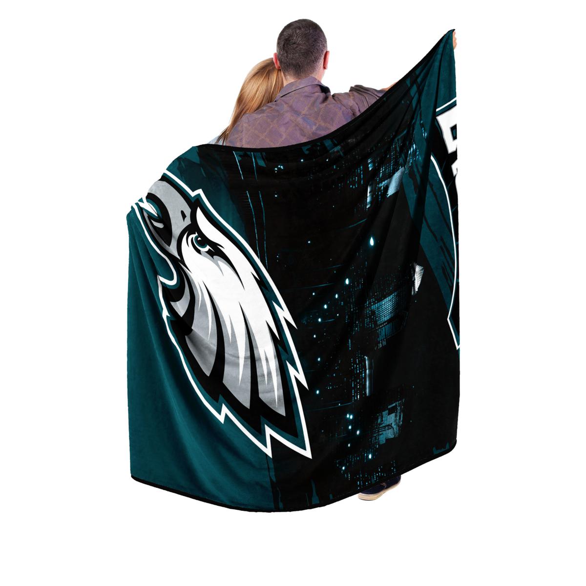 Cathay Sports Philadelphia Eagles Midnight Green/Silver 60-in x 80-in Throw  in the Blankets & Throws department at