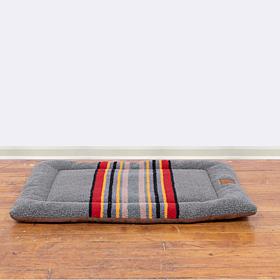Carolina Pet Company Pendleton Medium Yakima Camp Comfort Cushion