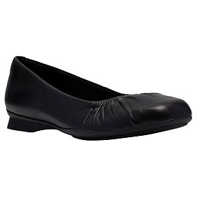 Clarks Collection Jazmynn Lo Leather Ballet Flat