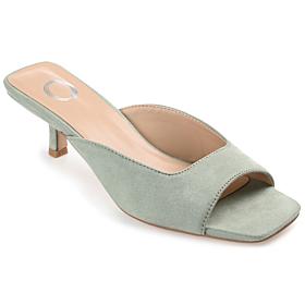 Journee Collection Larna Pump