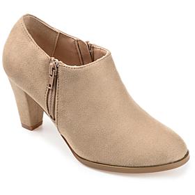 Journee Collection Women's Comfort Wide Width Sanzi Bootie